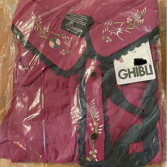 Her Universe Studio Ghibli Howl's Moving Castle Embroidered Button-Up - Picture 5 of 6